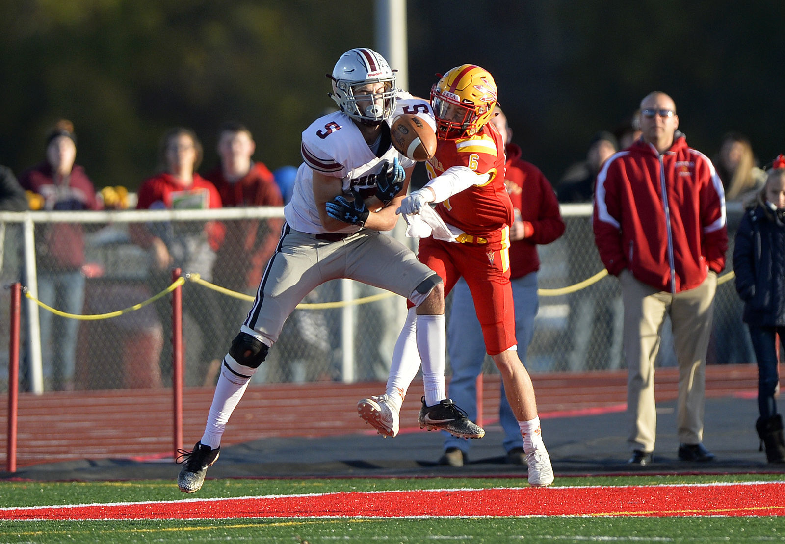 Red Devils best Illinois Valley Central